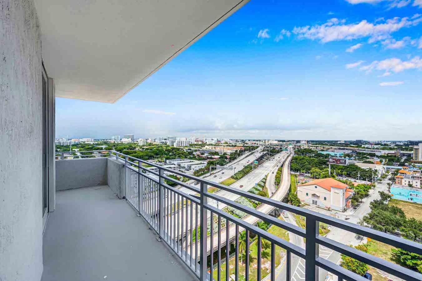Amazing 3 Bed Unit In Dwntwn Miami With Free Parking Apartment Exterior photo